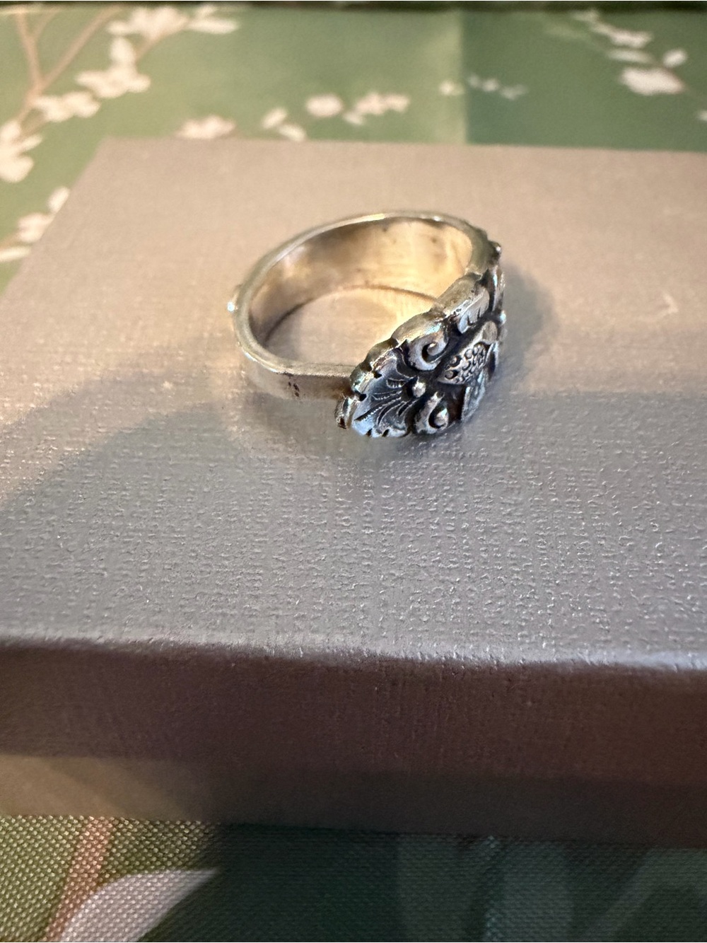 Hold - Picture 2 of 5